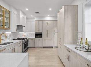 1574 Beacon St #PENTHOUSE 2, Brookline, MA 02446