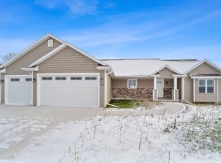 5664 N Providence Ave, Appleton, WI 54913