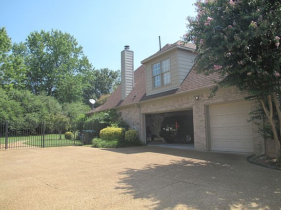 5th image of 7740 October Rose Dr
