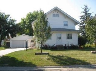 506 1st Ave N, State Center, IA 50247