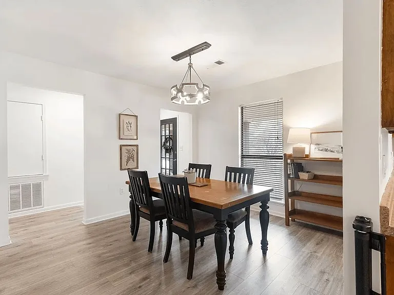 62 Sharmont Dr — Photo 10