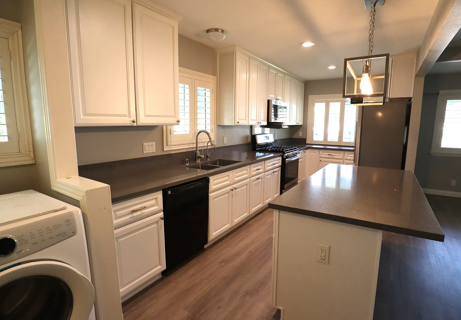 5 bed, 2034 sqft, $6,000 — Photo 4