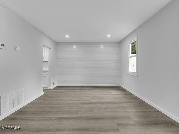 5th image of 115 Barker Avenue