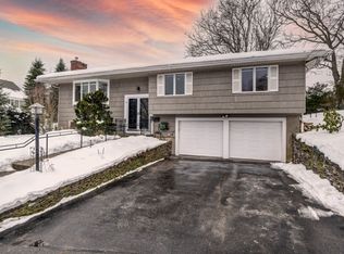 18 Peacedale Cir, Needham, MA 02492