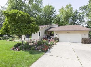 2846 Shady Oaks Dr SW, Grandville, MI 49418
