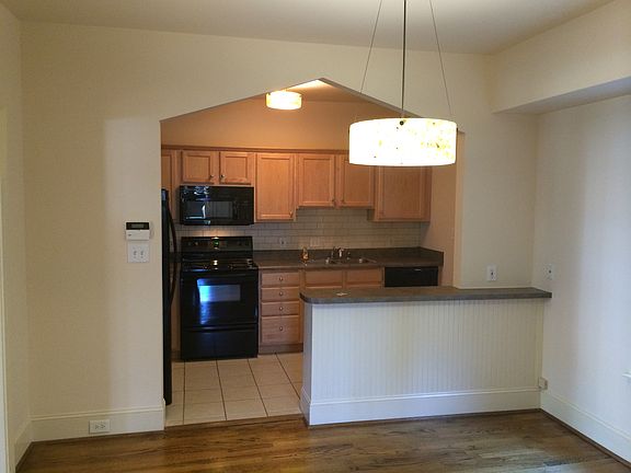 Spacious dining rm/Kitchen