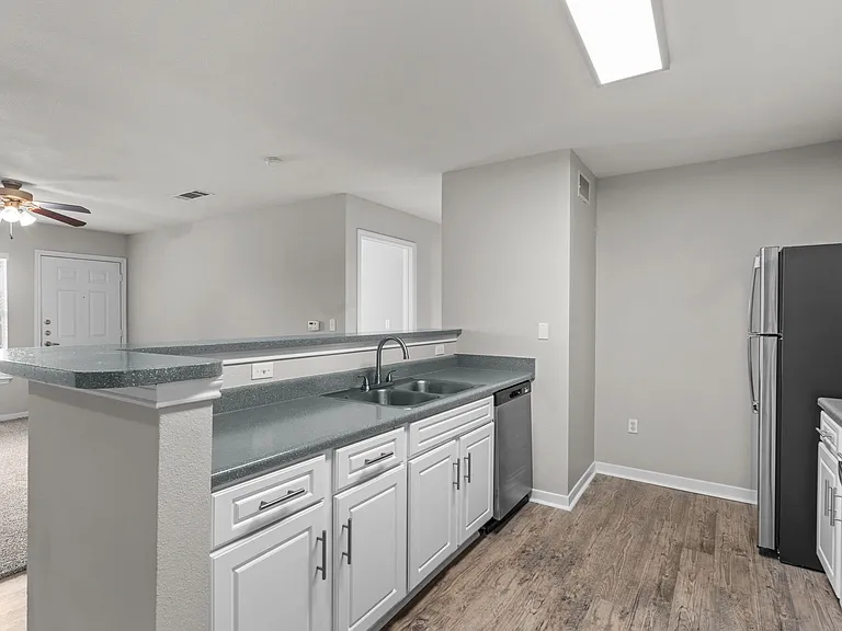 Echo Station Apartments — Photo 17