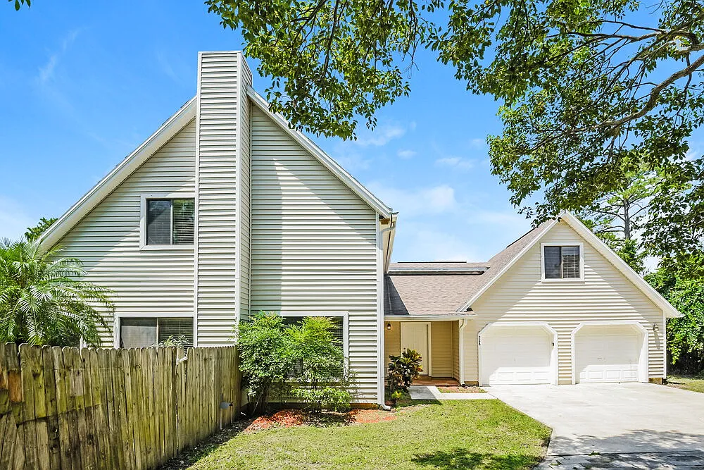 2 bed, 2.5 bath, 1566 sqft, $2,315 — Photo 1