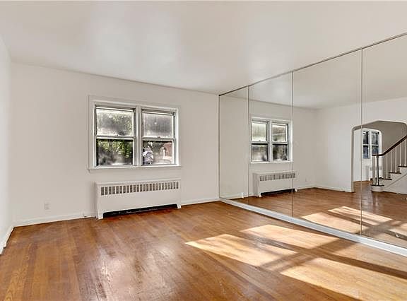 4th image of 3352 Kingsland Ave