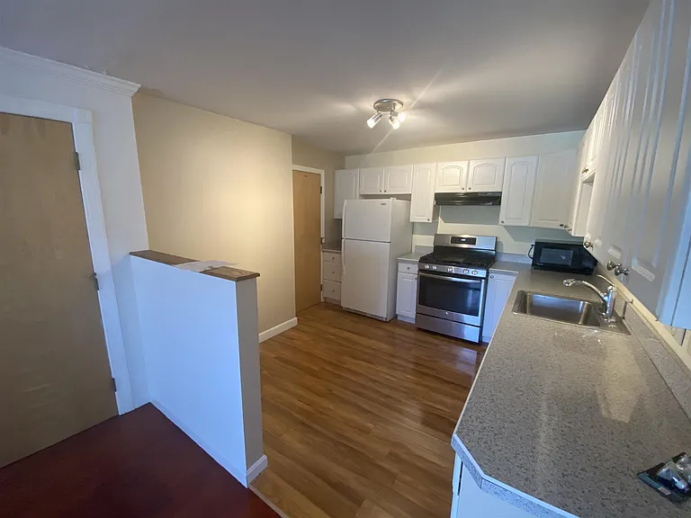40 Clifton St #33 — Photo 1