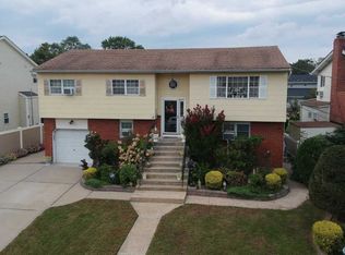 2395 Waring St, Bellmore, NY 11710