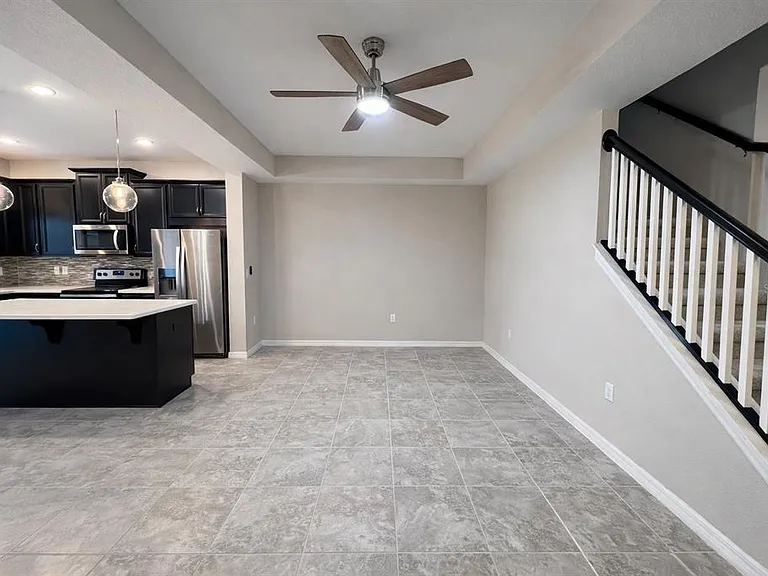 3749 Brighton Park Cir — Photo 3