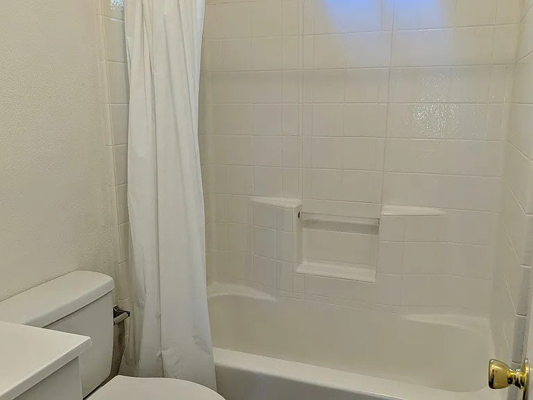 238 E First North St #3 — Photo 8