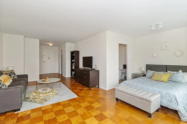 Rented by Compass | media 6