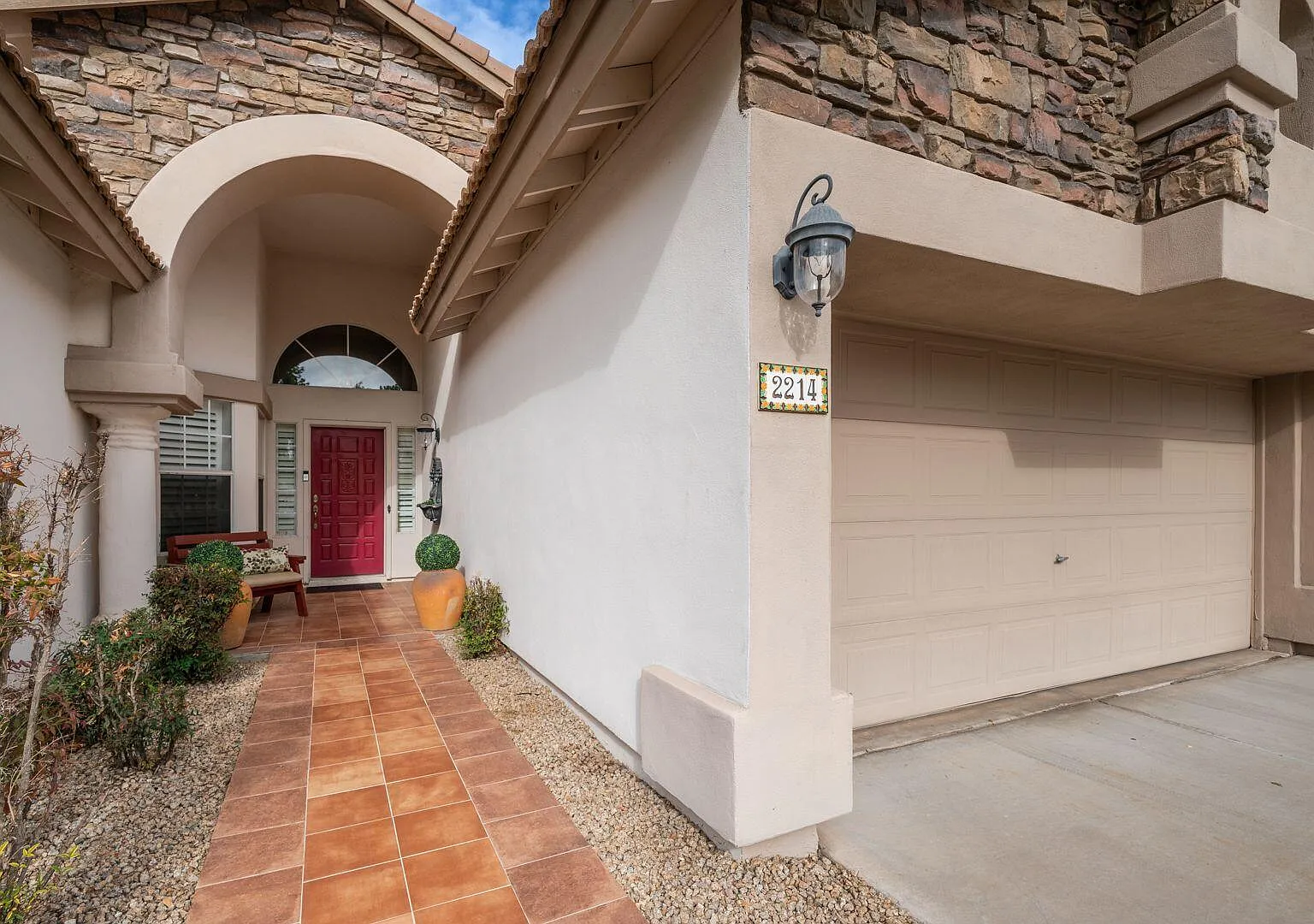 3 bed, 2.5 bath, 2807 sqft, $5,000 — Photo 2