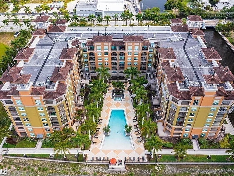 2825 Palm Beach Blvd #418 — Photo 16
