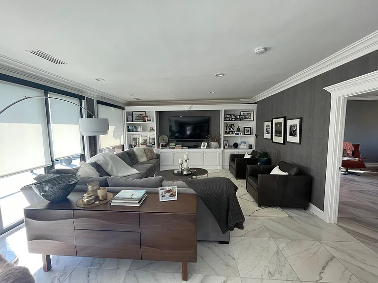 Plaza House — Photo 80