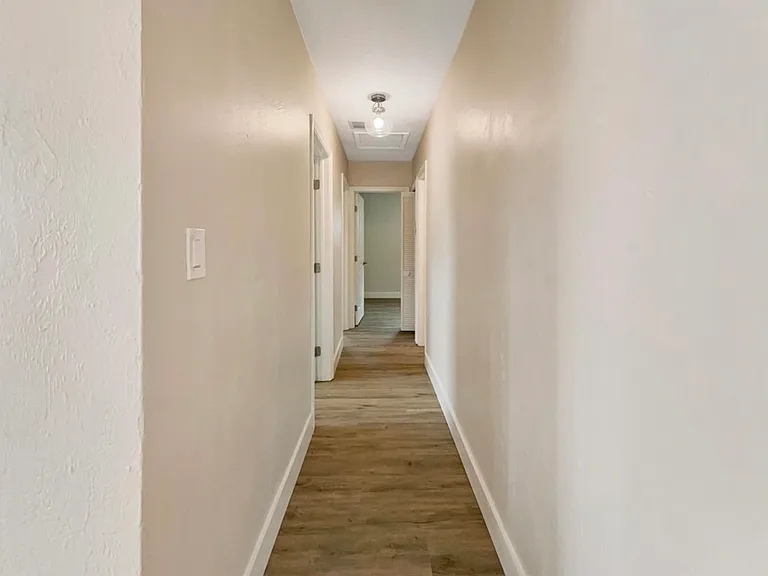 3360 NW 8th Pl — Photo 5