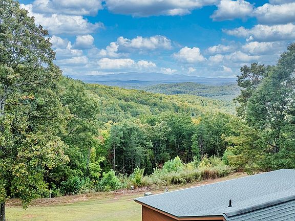 12th image of 124 Graystone Dr