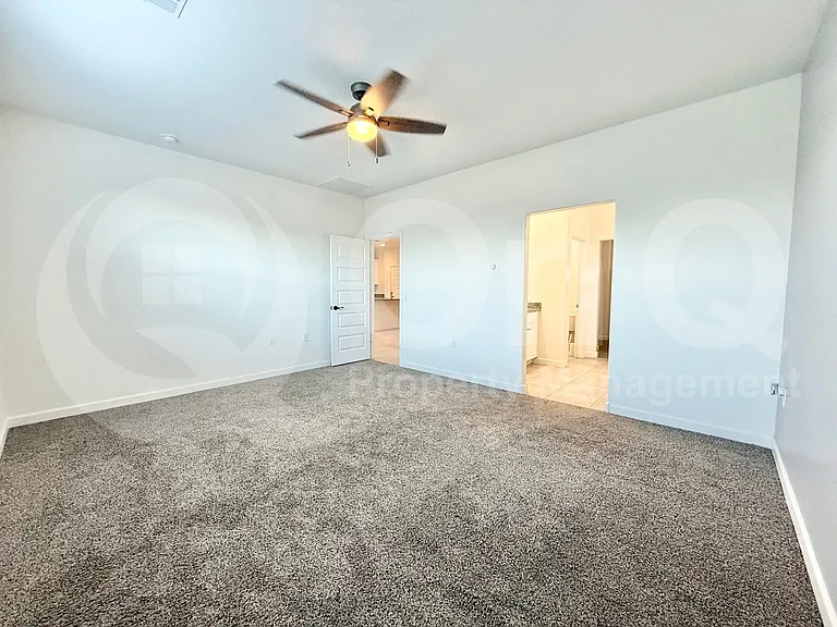 3246 W Sable Ave — Photo 10