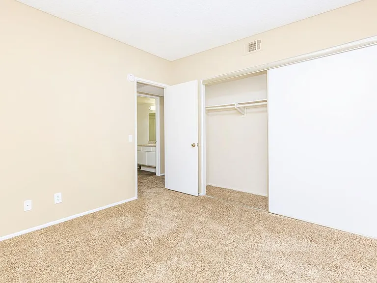 Heritage Park Alta Loma 55+ — Photo 44