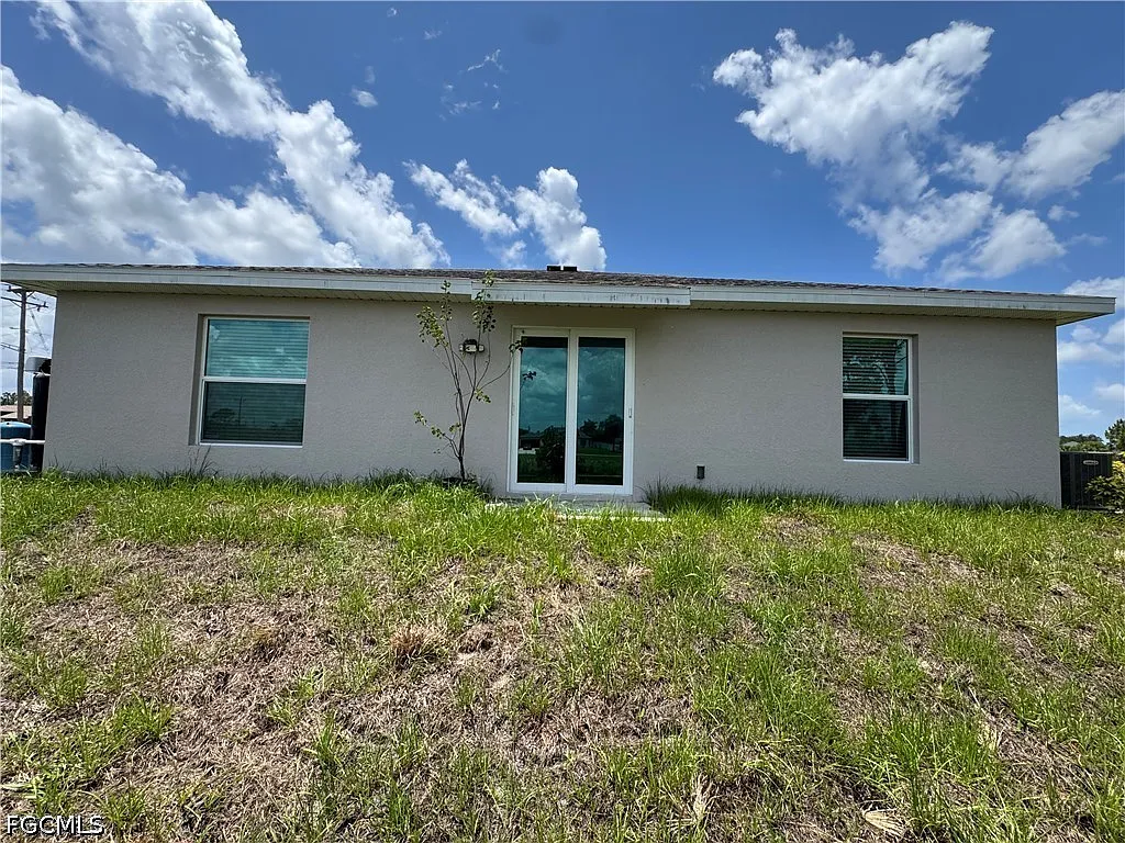 3 bed, 2.0 bath, 1551 sqft, $2,100 — Photo 4