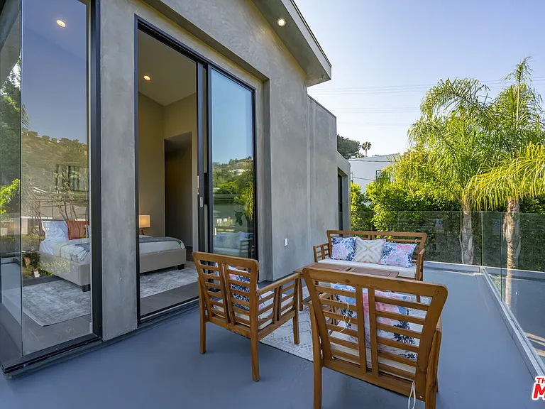 1847 Coldwater Canyon Dr — Photo 12