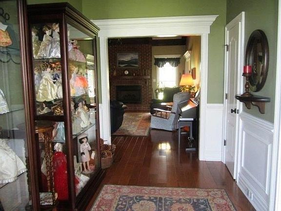 2nd image of 5616 Griffin Dr