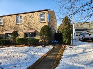 1240 N 9th St, Manitowoc, WI 54220