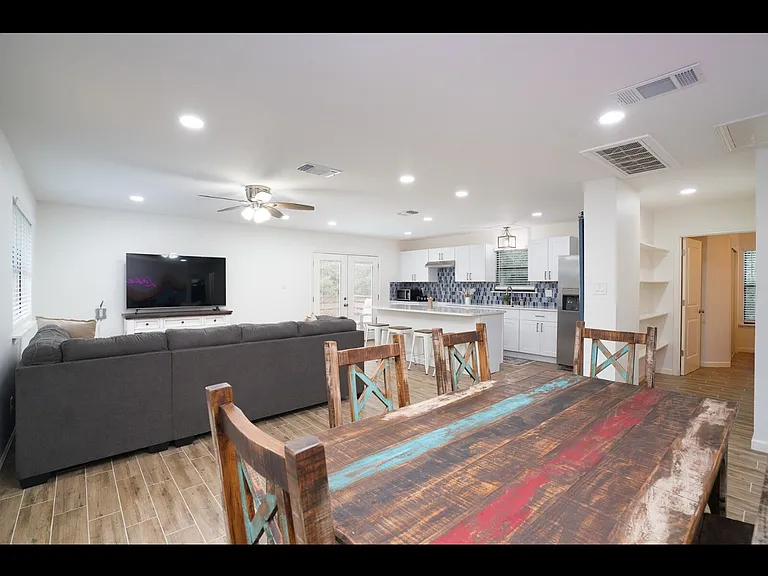 504 Twin Elm Dr — Photo 7