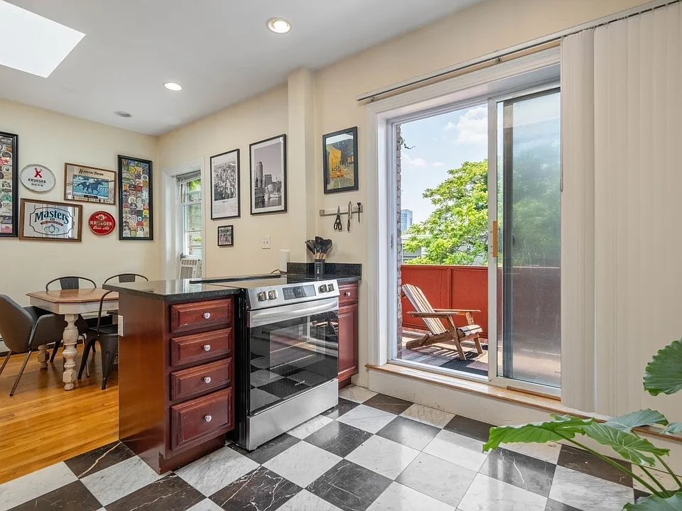 18-20 Marcella St #5