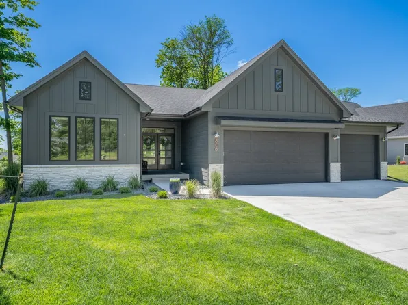 806 Bridgeview St, Polk City, IA 50226