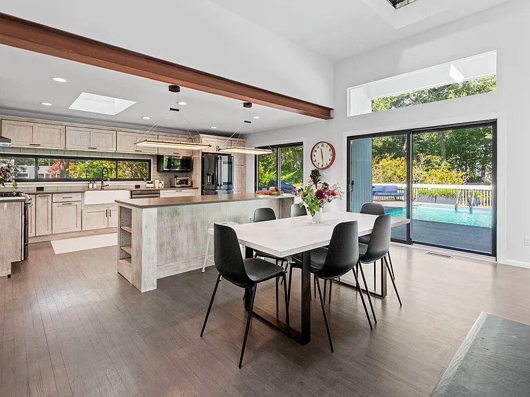 2 Skyes Neck Ct — Photo 10