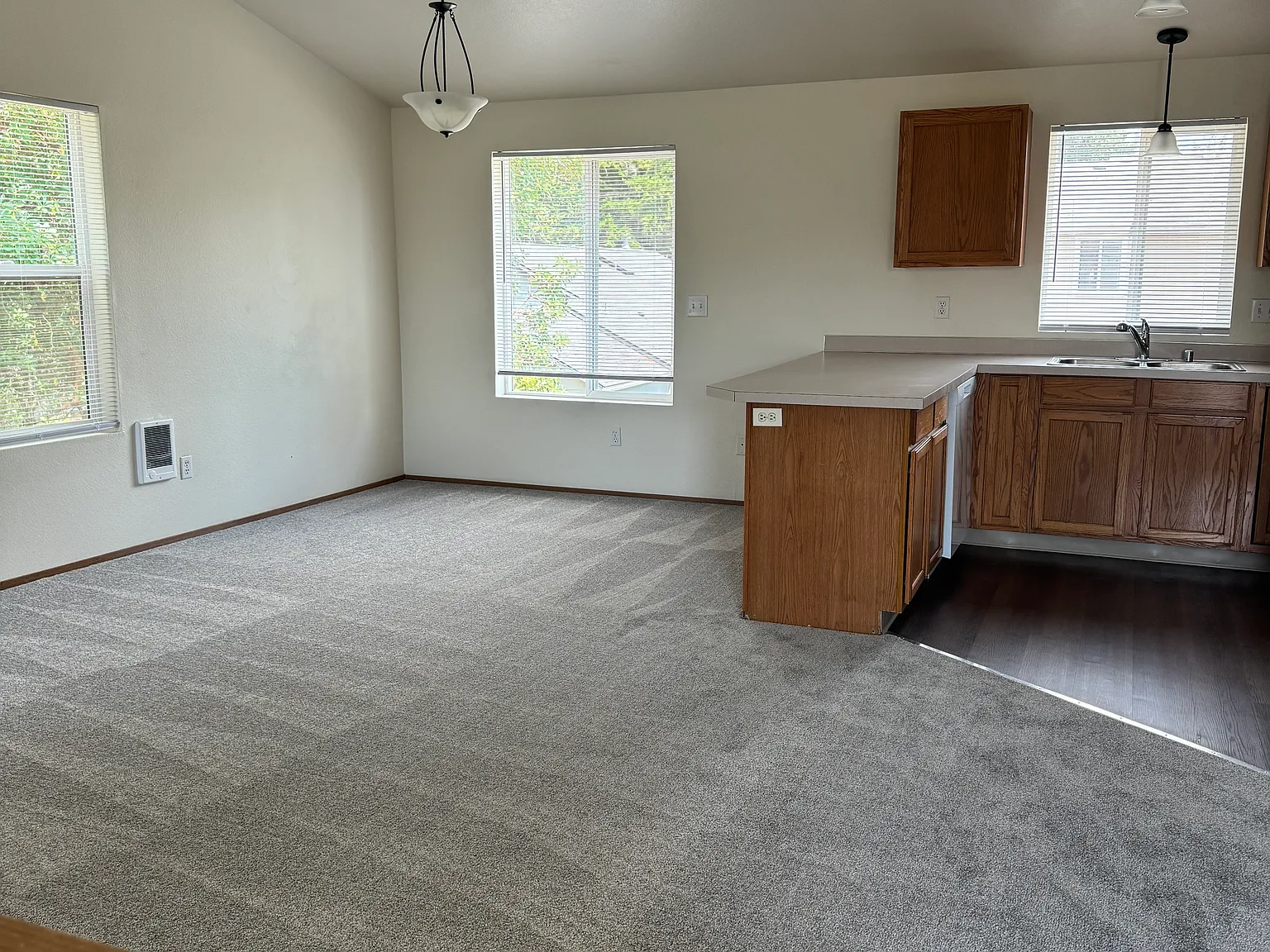 2 bed, 850 sqft, $1,975 — Photo 3