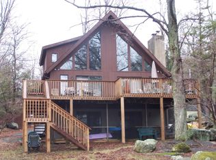 2047 Roamingwood Rd, Lake Ariel, PA 18436