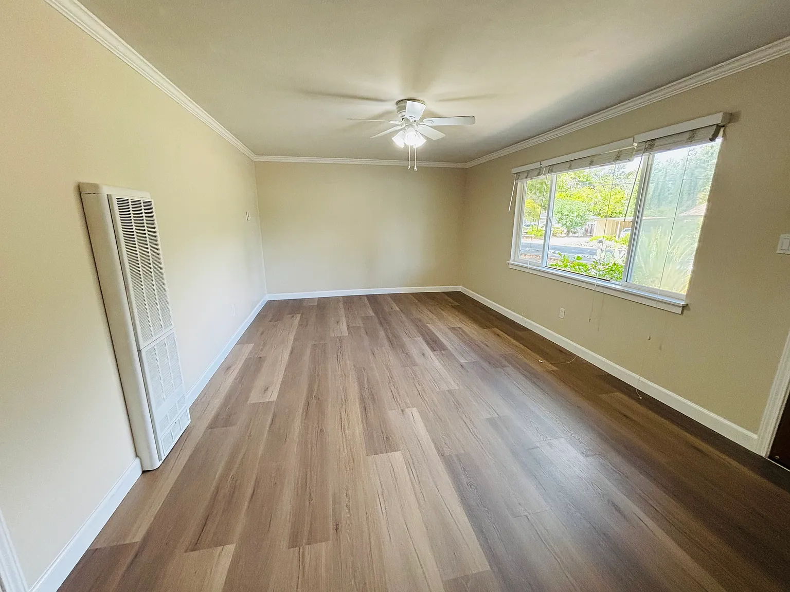 2 bed, 850 sqft, $2,700 — Photo 3