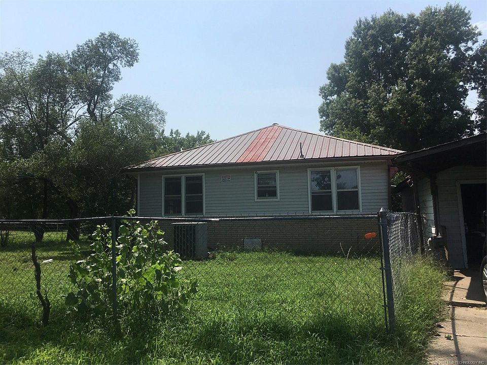 2nd image of 3001 Mayer Ln