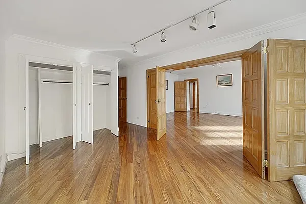 Rented by Oxford Property Group | media 24