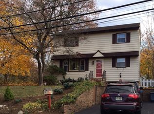 122 Beaufort Ave, Livingston, NJ 07039