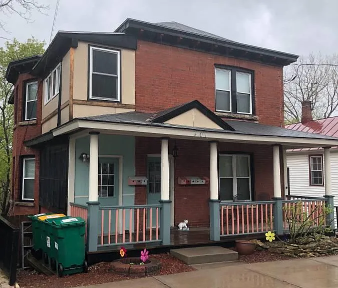401 Laurel St W #2 — Photo 5