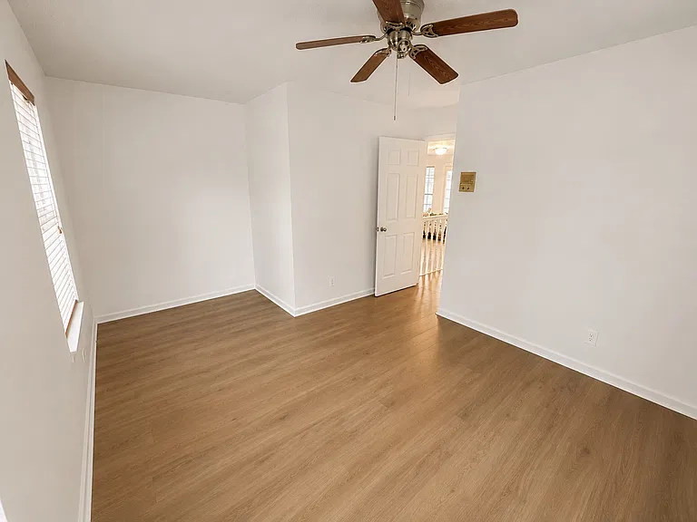7218 Holder Forest Ct — Photo 23