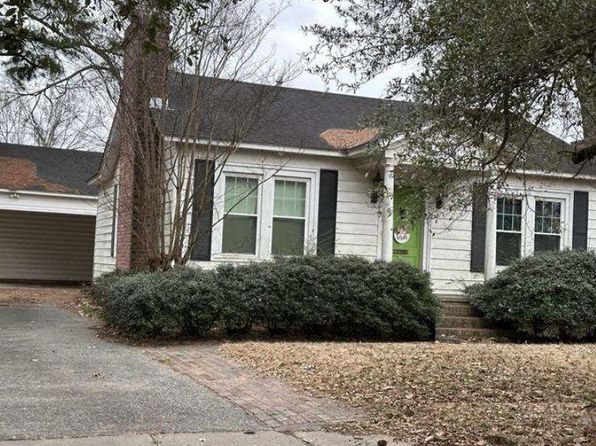 405 W 9th St, Stuttgart, AR 72160
