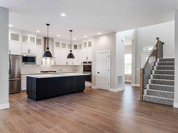 4th image of 1215 Amberley Dr