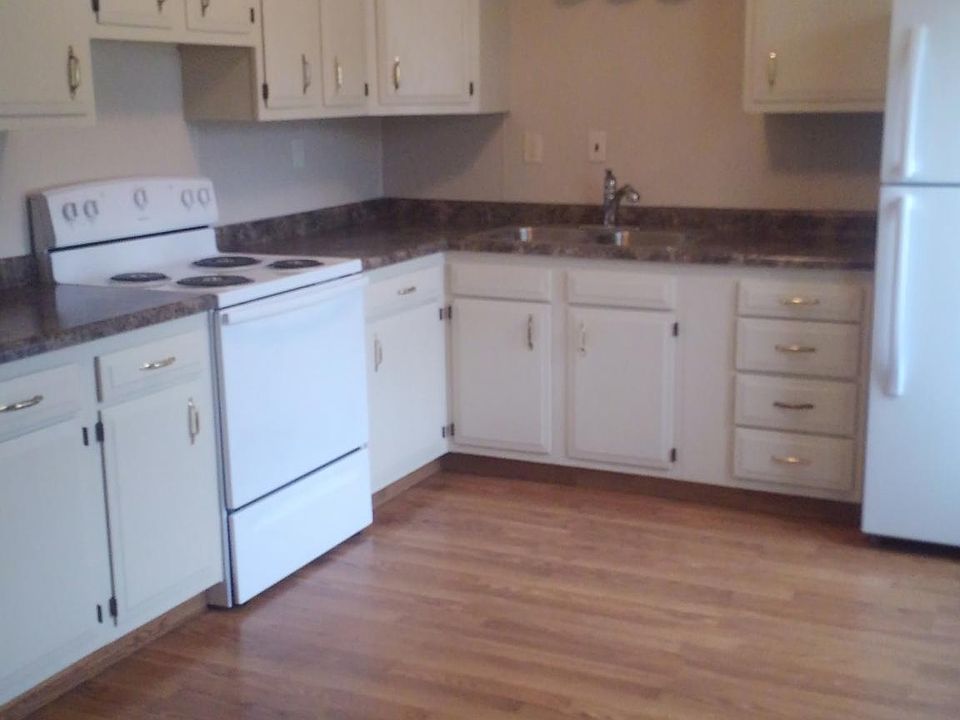 2nd image of 2910 E Rice St