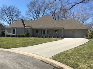 3022 W 84th Ter, Leawood, KS 66206