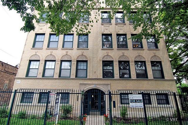 1st image of 1542 W Thorndale Ave APT 3