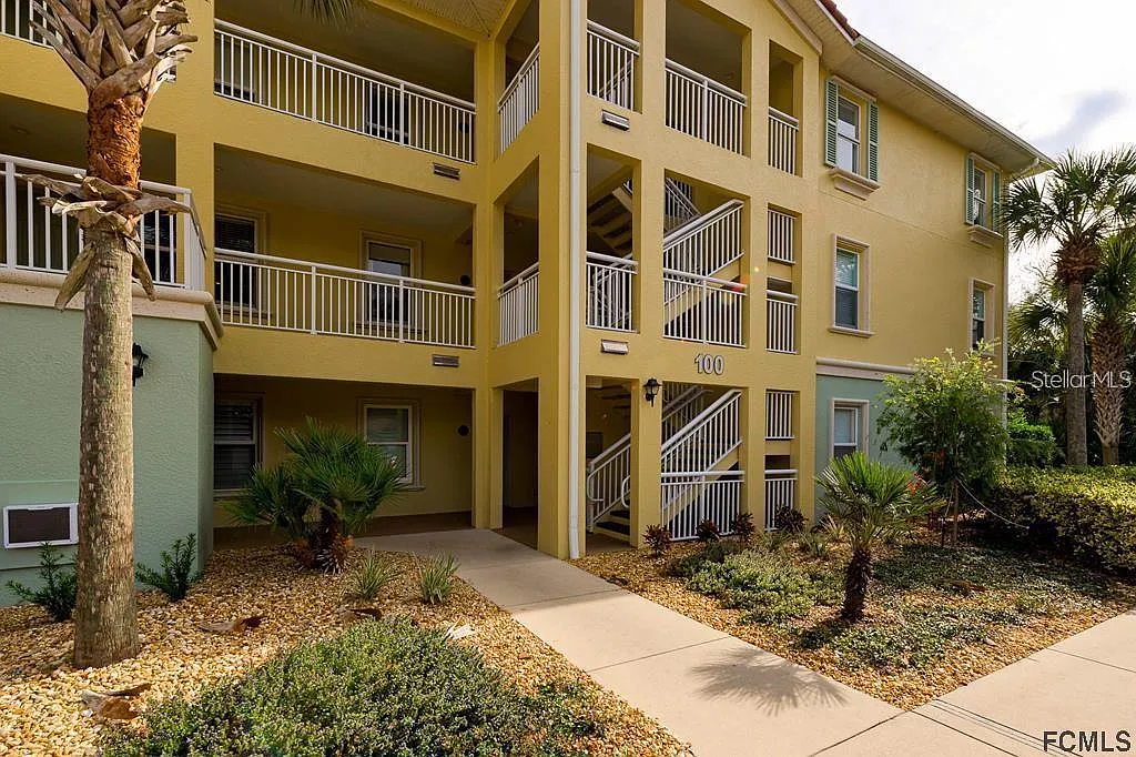 3 bed, 2.0 bath, 1377 sqft, $2,300 — Photo 3