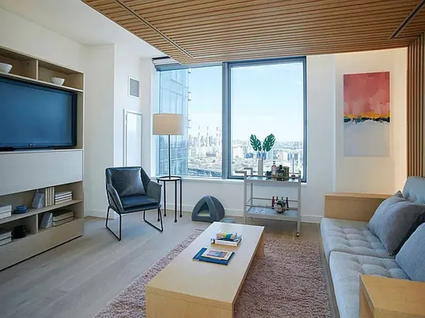 3 Court Sq APT 3306, Long Island City, NY 11101