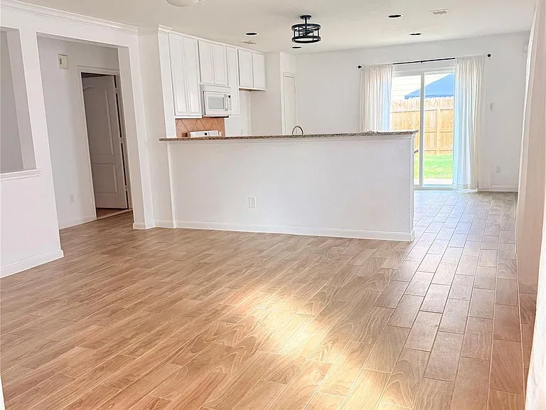 2918 Beacon Grove St — Photo 12