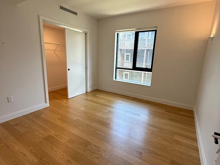 83-84 Gardner St #201L — Photo 7